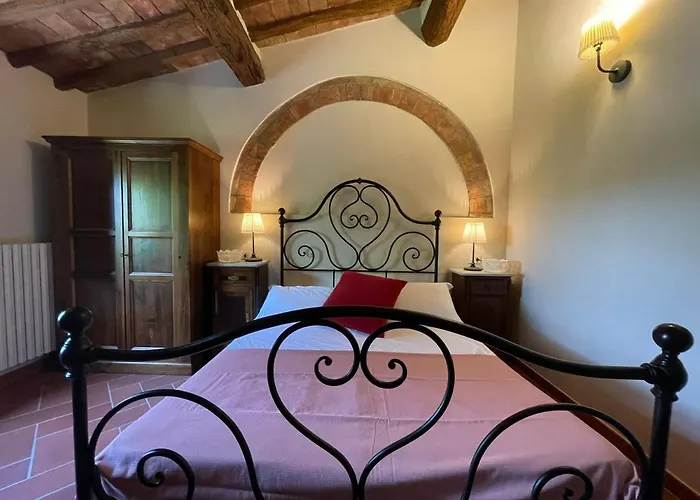 Podere I Sorbi, Spacious Tuscan Villa, Lajatico, Nr Pisa