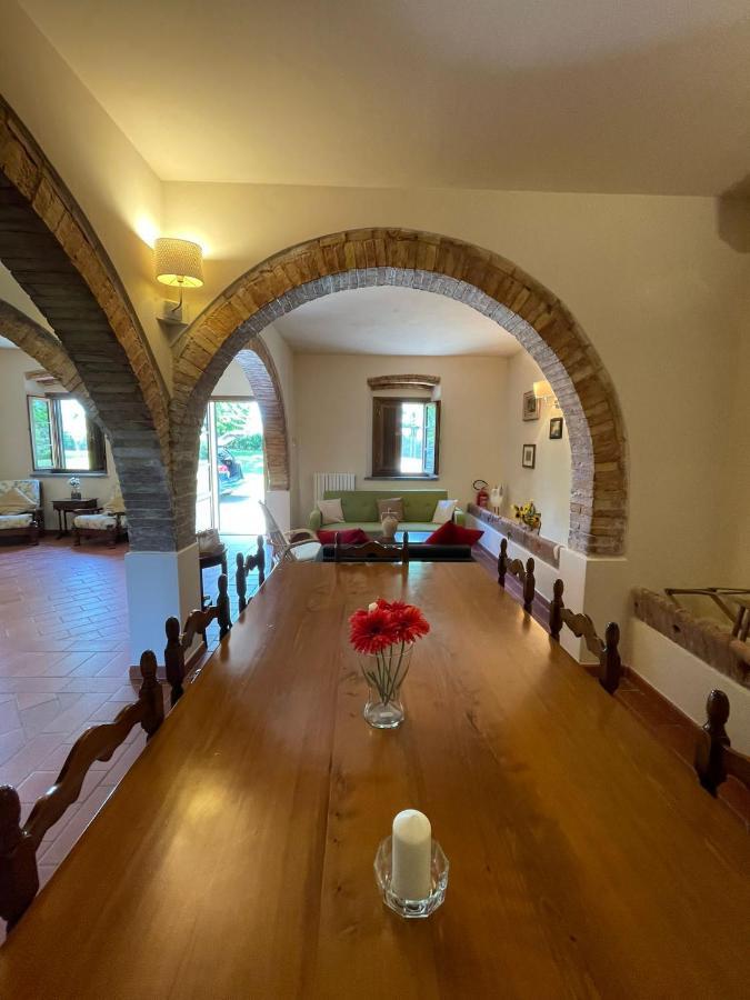 Podere I Sorbi, Spacious Tuscan Villa, Lajatico, Nr Pisa Vakantiehuis *